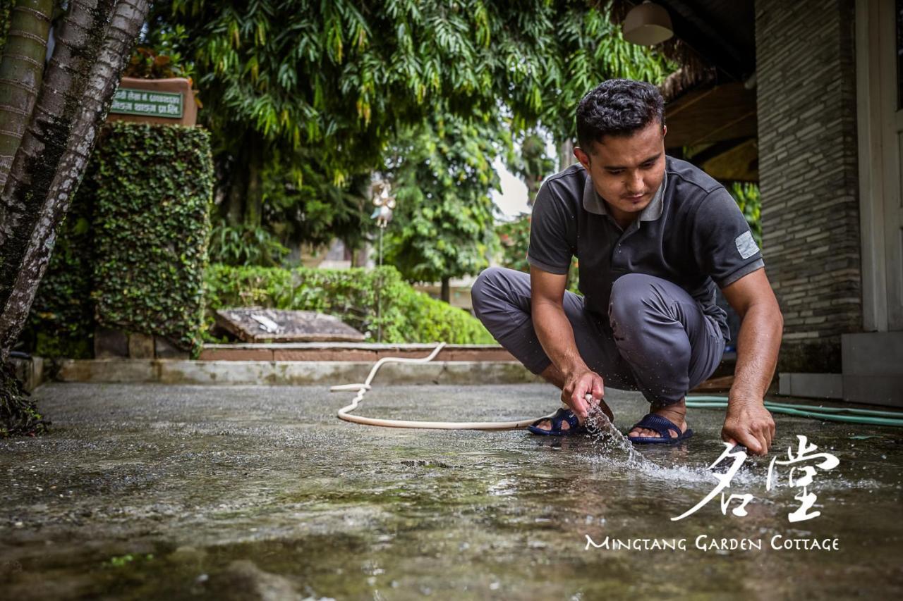 Mingtang Garden Cottage 名堂花园度假屋 Pokhara Bagian luar foto