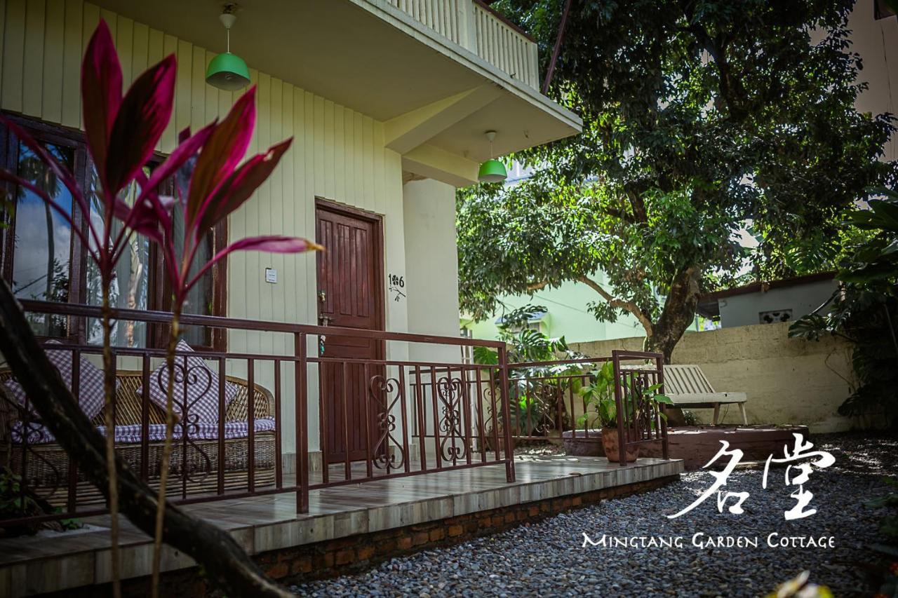 Mingtang Garden Cottage 名堂花园度假屋 Pokhara Bagian luar foto